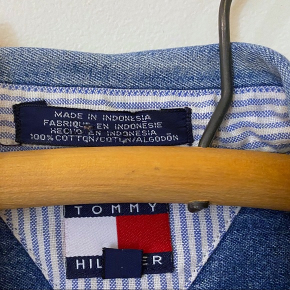 Y2K Tommy Hilfiger Classic Denim Button Down Shirt - Picture 4 of 8